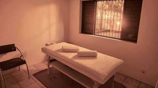 Massagista Jones - No Alto