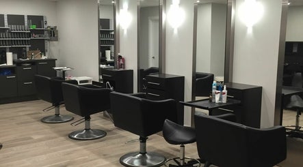 Daniela's Salon image 3