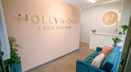 Hollywood Lash Studio