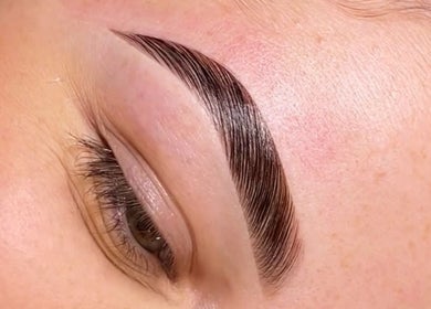 Perfectly shaped eyebrows at Lashcore | Rondebosch East in Cape Town, Western Cape, ZA. Enhance your look today.