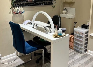 Amylee Whitehouse - Nail Artist and Trainer venue in Chesterfield, England, GB showing a stylish nail station.