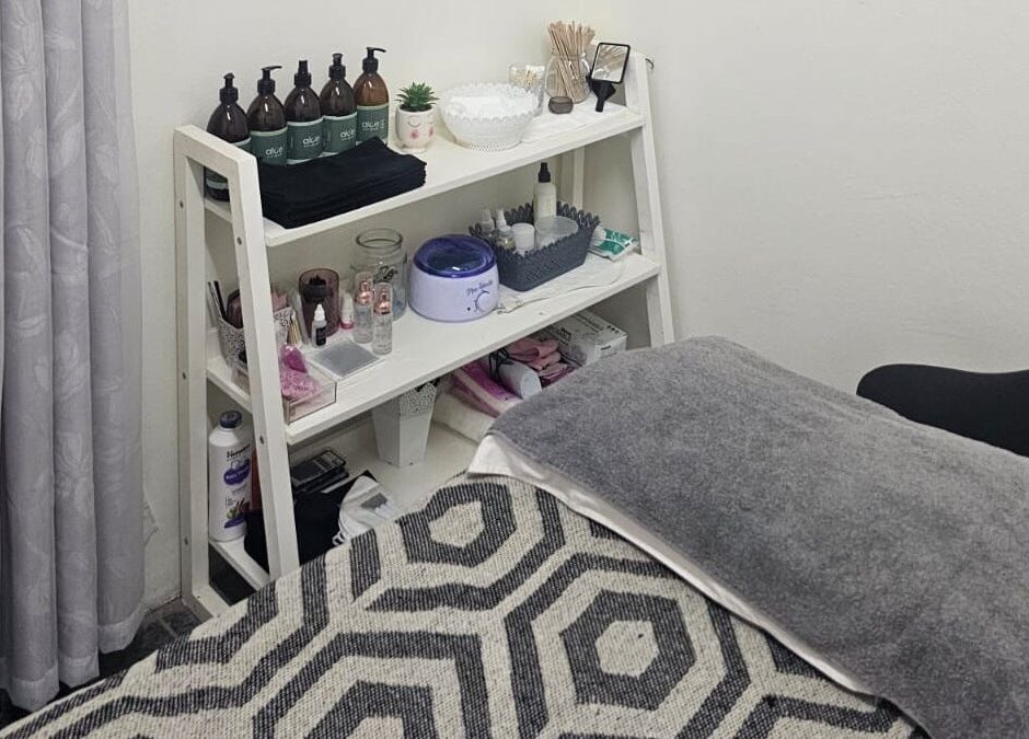 Relaxing treatment area at Salon Beautè in Hillcrest, Kwazulu-natal, ZA, featuring a serene setting.