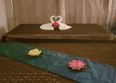 Tranquil massage beds with floral decor at Sala Thai Massage Takapuna, Auckland, Auckland, NZ.