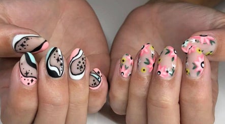 Imagen 2 de Caitlin’s Nail Room