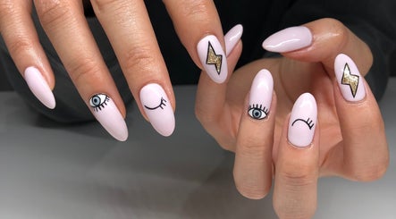 Caitlin’s Nail Room