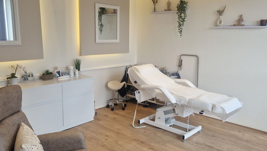 Joanne Helen Beauty Clinic, bild 1