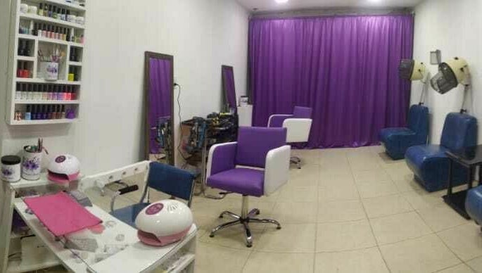 Laxmi  Nail Salon Spa y Therapias Holisticas – obraz 1