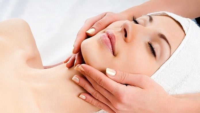 Shedul20 offers rejuvenating facials in Belfast, Northern Ireland, GB. Relax and refresh your skin.