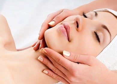 Shedul20 offers rejuvenating facials in Belfast, Northern Ireland, GB. Relax and refresh your skin.