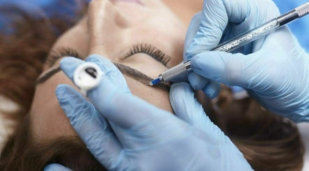 Dynamic Brows image 2