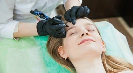 Dynamic Brows image 3
