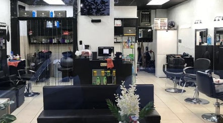 Interior view of Alexa’s Dominican Salon in Woodbridge Township, New Jersey, offering a modern, welcoming space.