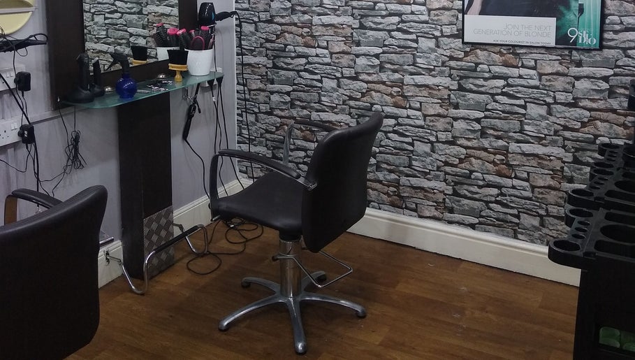 Neils Hairdressers Ltd image 1