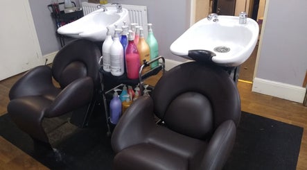 Neils Hairdressers Ltd image 2
