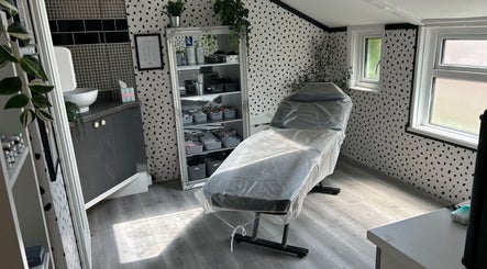 Hair & Aesthetics by Lisa Radford at Alchemy
