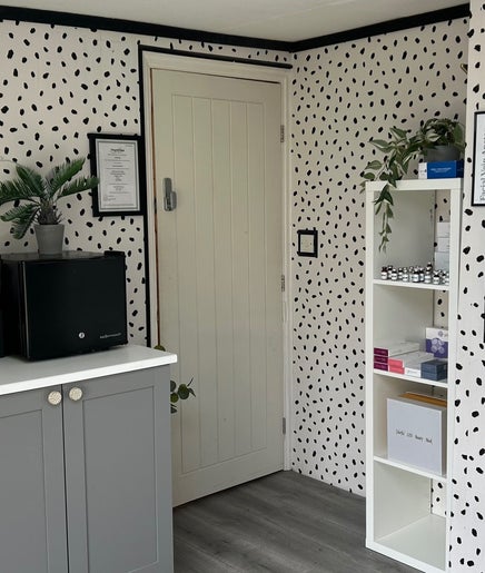 Hair & Aesthetics by Lisa Radford at Alchemy imej 2