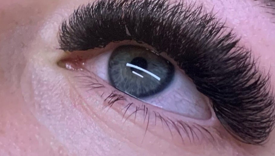 Clare Lobb Lashes and Beauty image 1