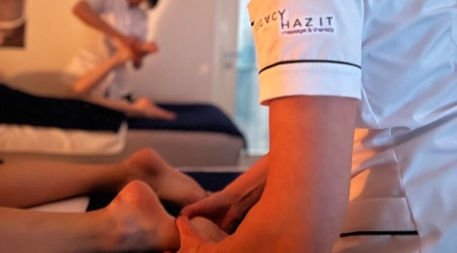 Relaxing massage session at Legacy Novi Beograd in Београд, RS, highlighting skilled therapist techniques.