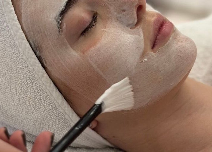 Relaxing facial treatment at Legacy Novi Beograd, Београд, RS, enhancing skin radiance and wellness.