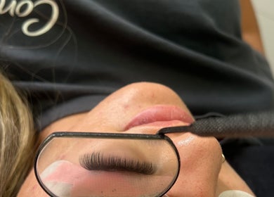 Close-up of eyelash extension at Ellese Beauty, Newquay, England, GB.