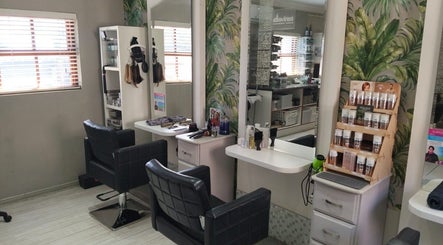 Elegant salon decor at Tanak Design / Hair by Nick Ashley, Pretoria, Gauteng, ZA.