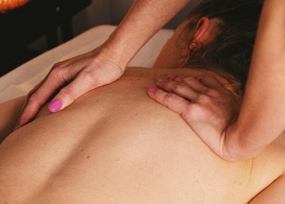 Relaxing massage session at Oasis Amsterdam, Amsterdam, Noord-Holland, NL for ultimate wellness rejuvenation.