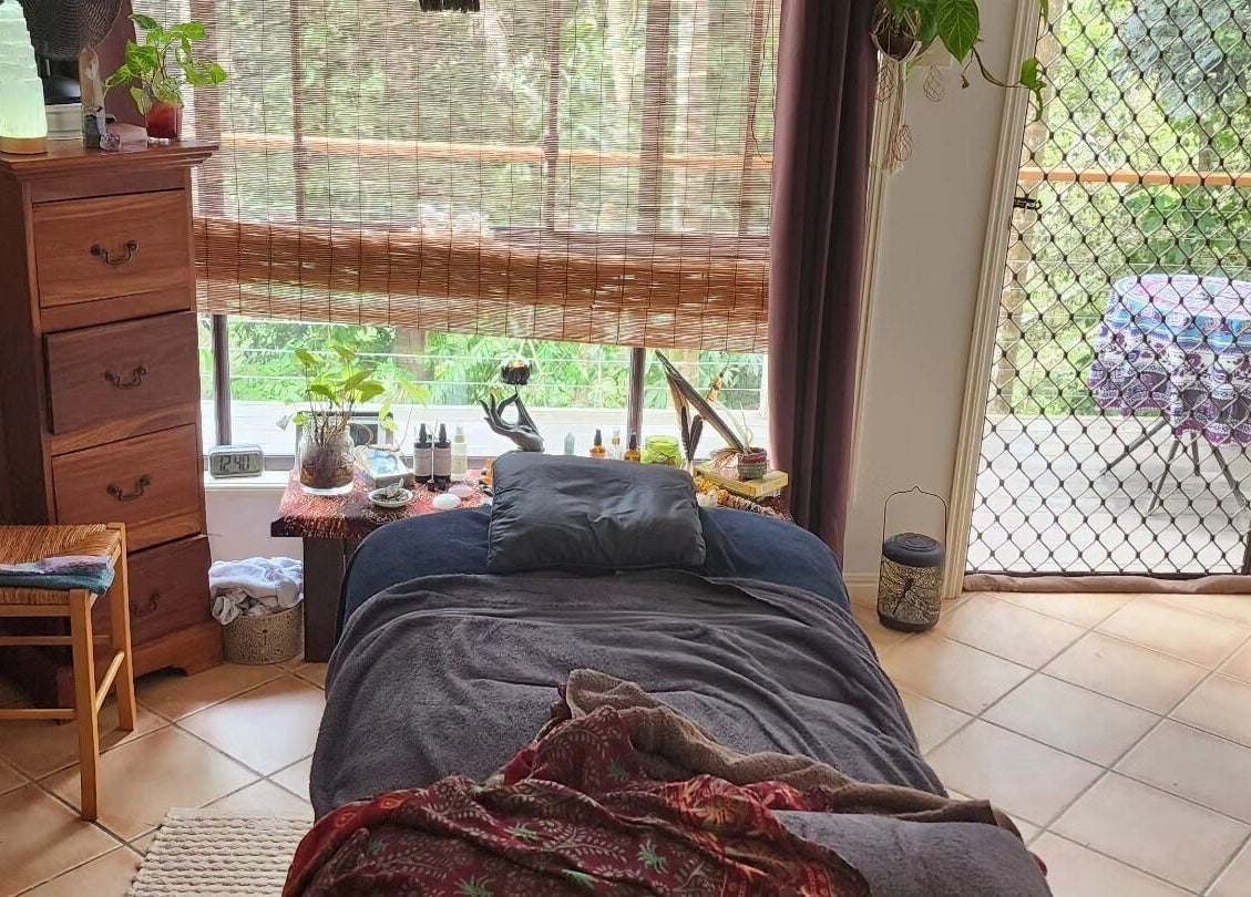 Inviting relaxation space at Earth Magic with Suzie Maxwell in Currumbin Waters, Queensland, AU.