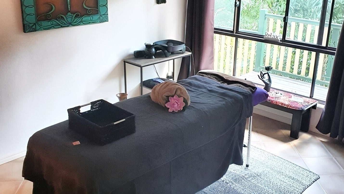 Relaxing massage room at Earth Magic with Suzie Maxwell, Currumbin Waters, Queensland, AU.