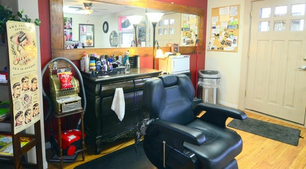 Historic Troutdale Barbershop – obraz 3