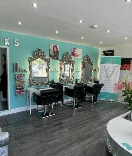 Kinks Hair Salon imaginea 2