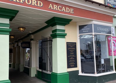 Strands salon Newport Pagnell -Jen exterior view at Tickford Arcade, Newport Pagnell, England, GB.