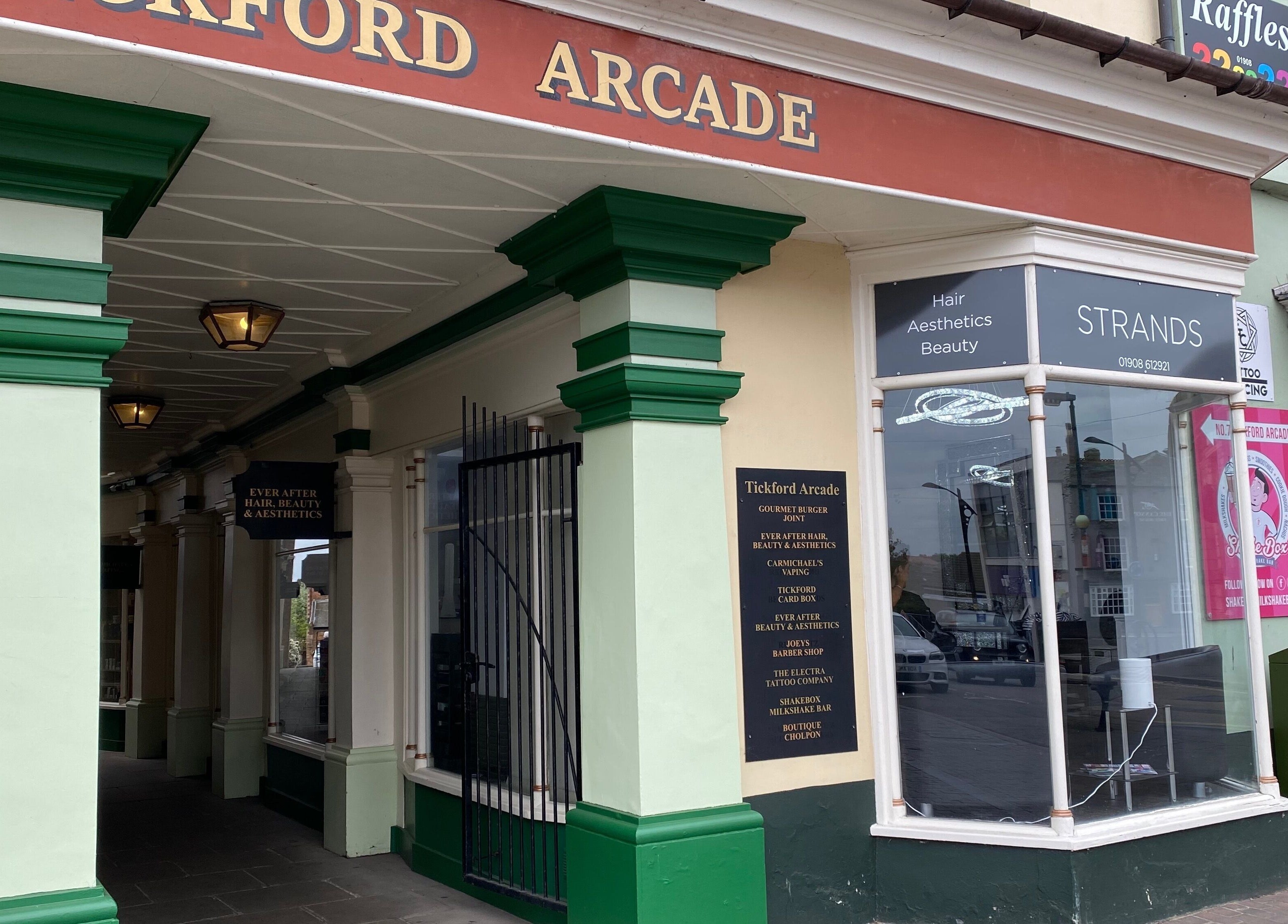 Strands salon Newport Pagnell -Jen exterior view at Tickford Arcade, Newport Pagnell, England, GB.