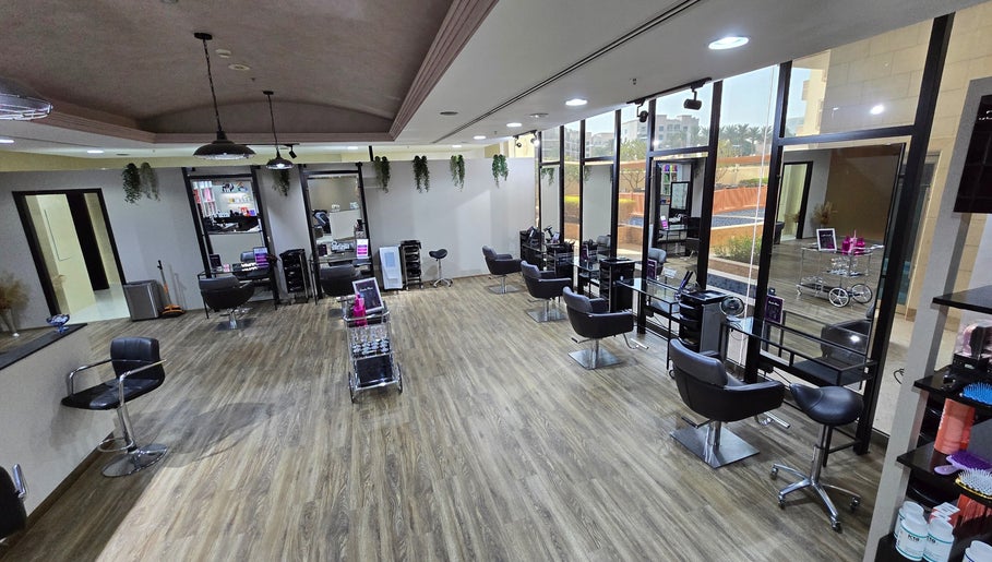 hình ảnh 1 của Salon 971