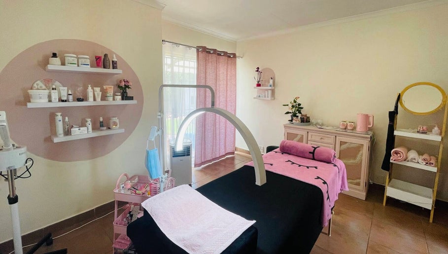 รูป The Lash and Brow Studio 1