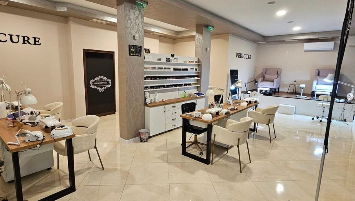 Интериор на Маникюрница by Kristiyana Aleksandrova, Бургас, Бургас, BG с елегантен дизайн и модерно оборудване.