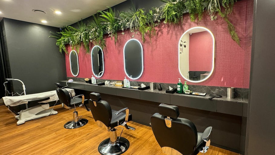 T Brows | Westfield Belconnen – kuva 1