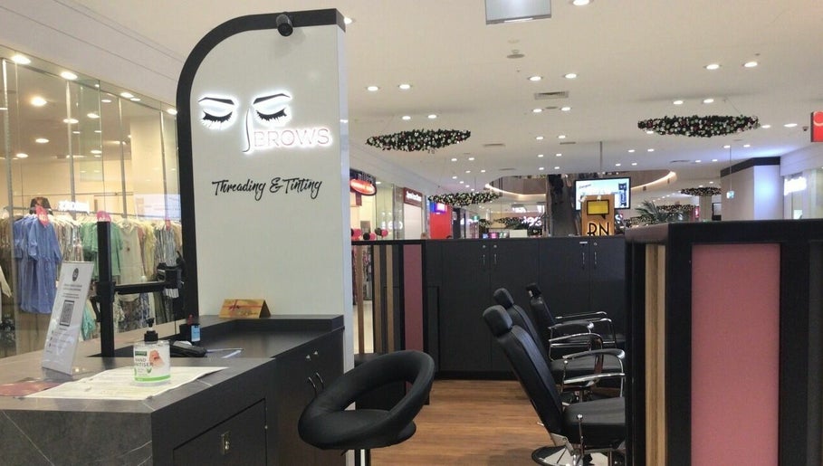 T Brows | Dapto Mall 1paveikslėlis