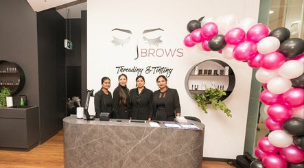 T Brows | South Point Tuggeranong – obraz 3