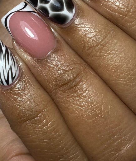 Polka Dots Nails Salon, bilde 2