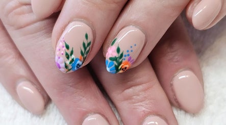 Floral nail art at Beautiful You - Nails and Beauty, Rotorua, Bay Of Plenty, NZ. Intricate design on manicured nails.