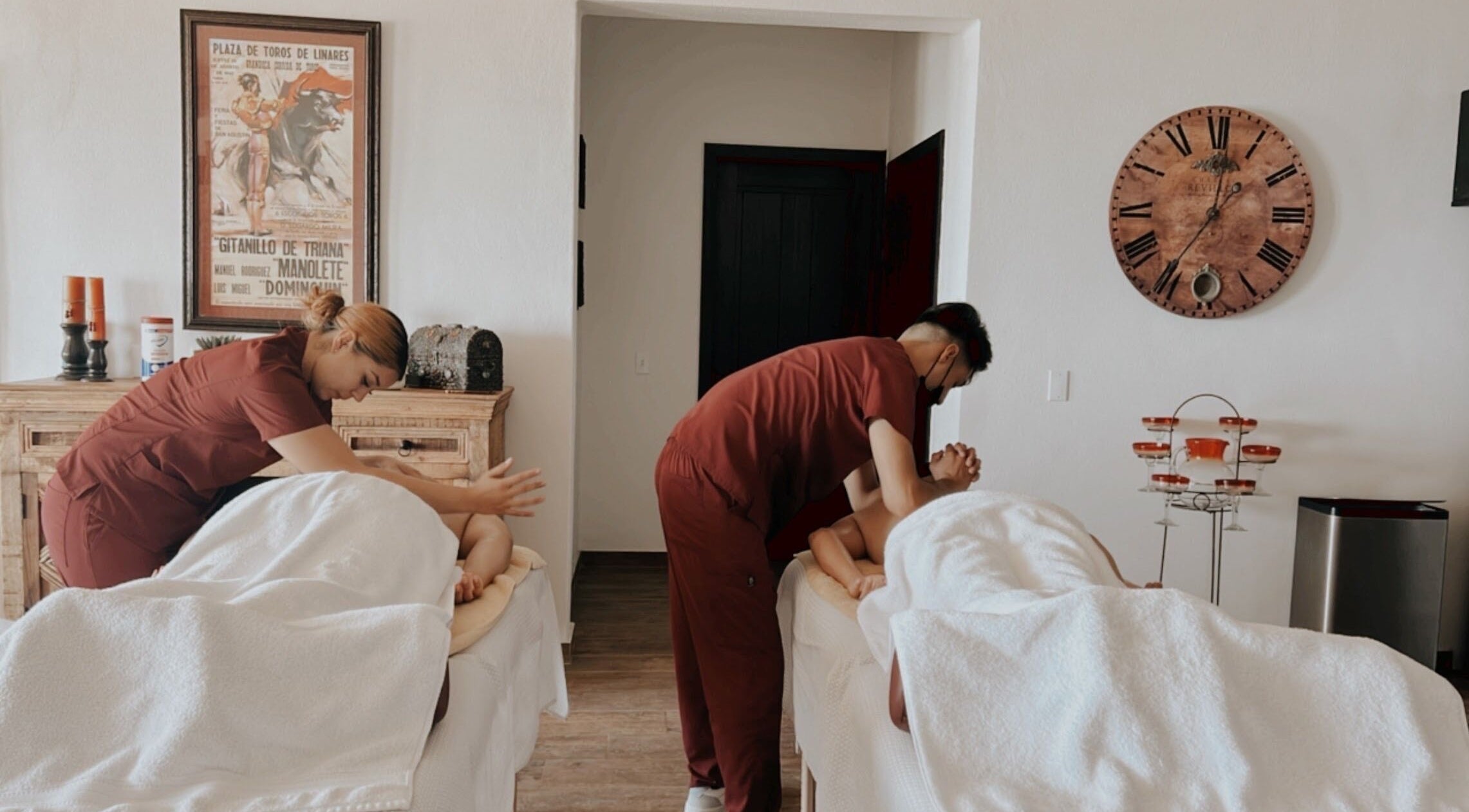 Relaxing dual massage session at Le Spa Rosarito, rosarito, mexico, US. Calm environment enhances wellness.
