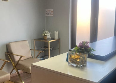 Inviting reception at Lin-Glazed Beauty, Centurion, Gauteng, ZA with modern decor and soft lighting.