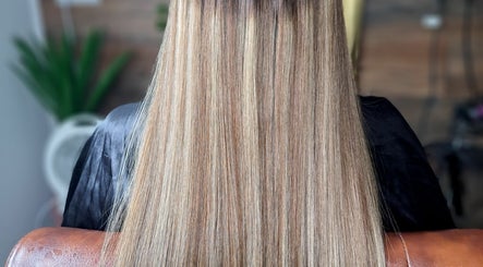 Victoria Helen Hair (formerly VHR HAIR) imagem 3