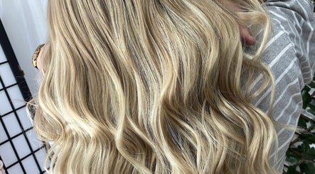 Luxe Hair by AJ изображение 2