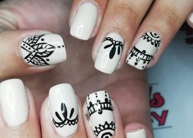 Black and white nail art at Posh Nails and Beauty, Gonubie, Eastern Cape, ZA.