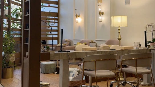 Blanc Salon