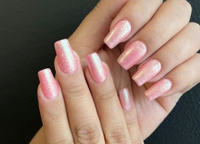 Elegant pink glitter nails from Glam Express San Agustin, San Pedro Garza García, Nuevo León, MX.