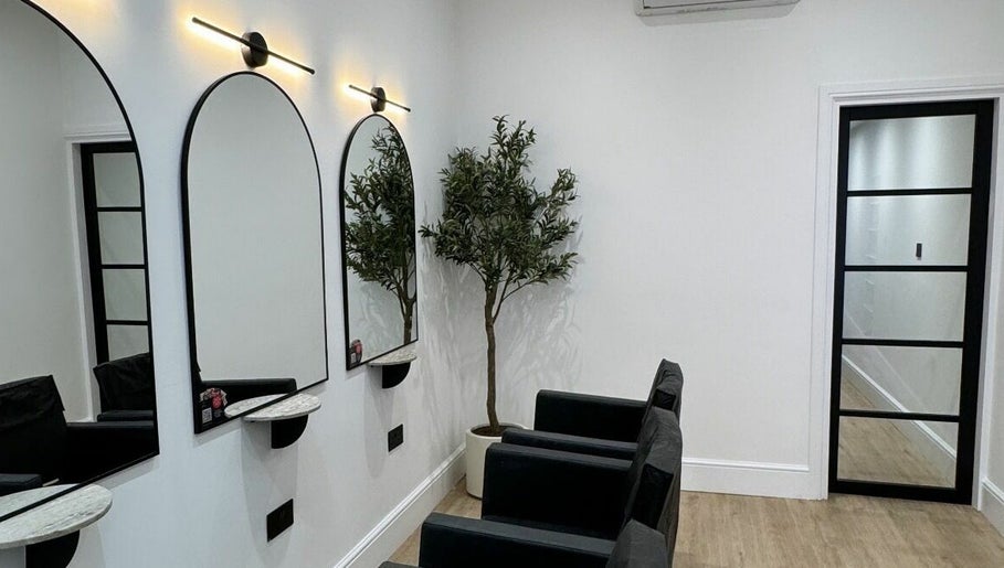 Leigh Fletcher Hairdressing изображение 1