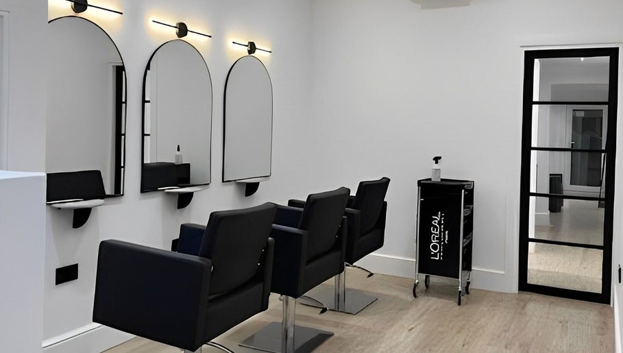 Leigh Fletcher Hairdressing – kuva 1