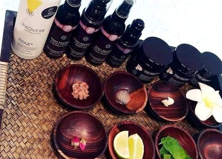 Pampered Retreat, Bangor, Wales, GB: Aromatic oils and herbs for relaxing wellness treatments.